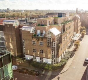 deben house e14 9gl