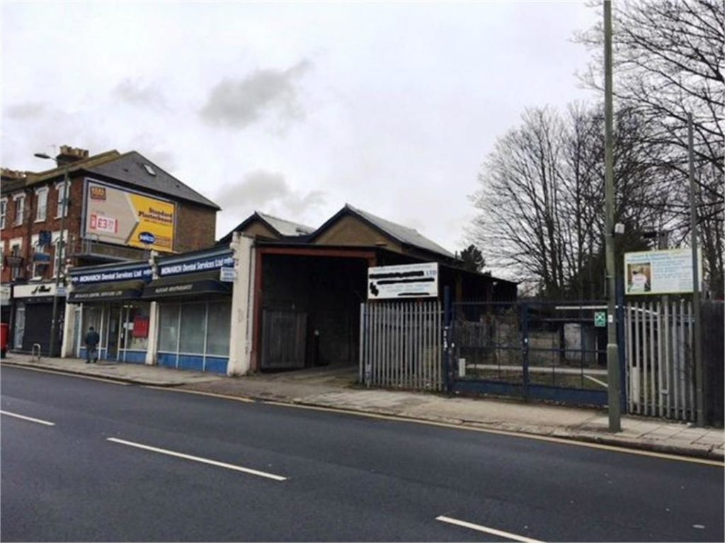 friern barnet road n11 3eg