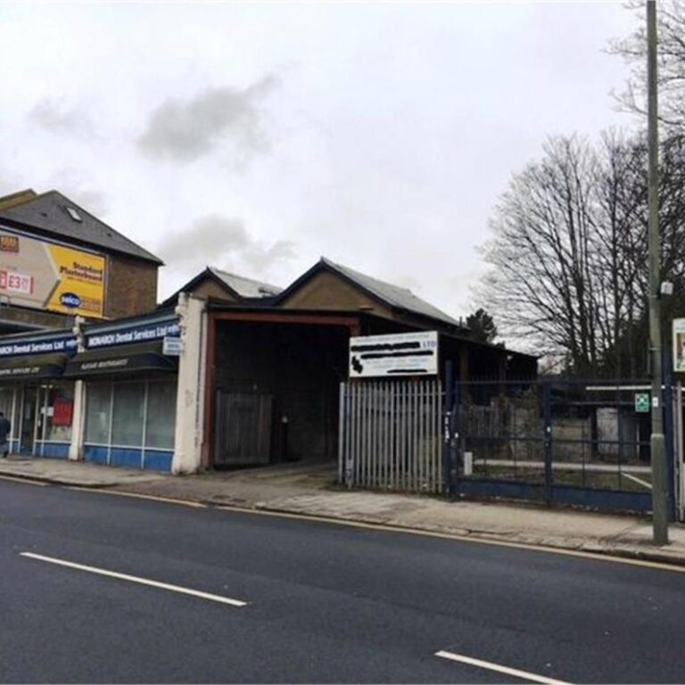 friern barnet road n11 3eg