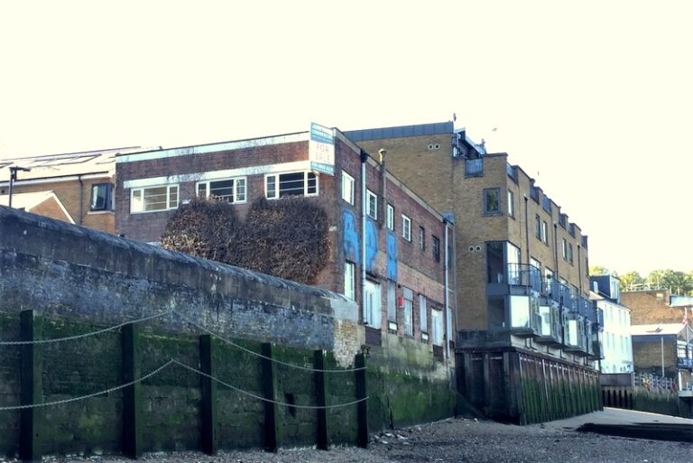 11/15 highbridge wharf se10 9ps