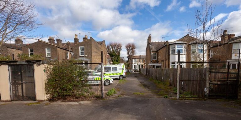 Adjacent 73 Kings Road E11 1AU