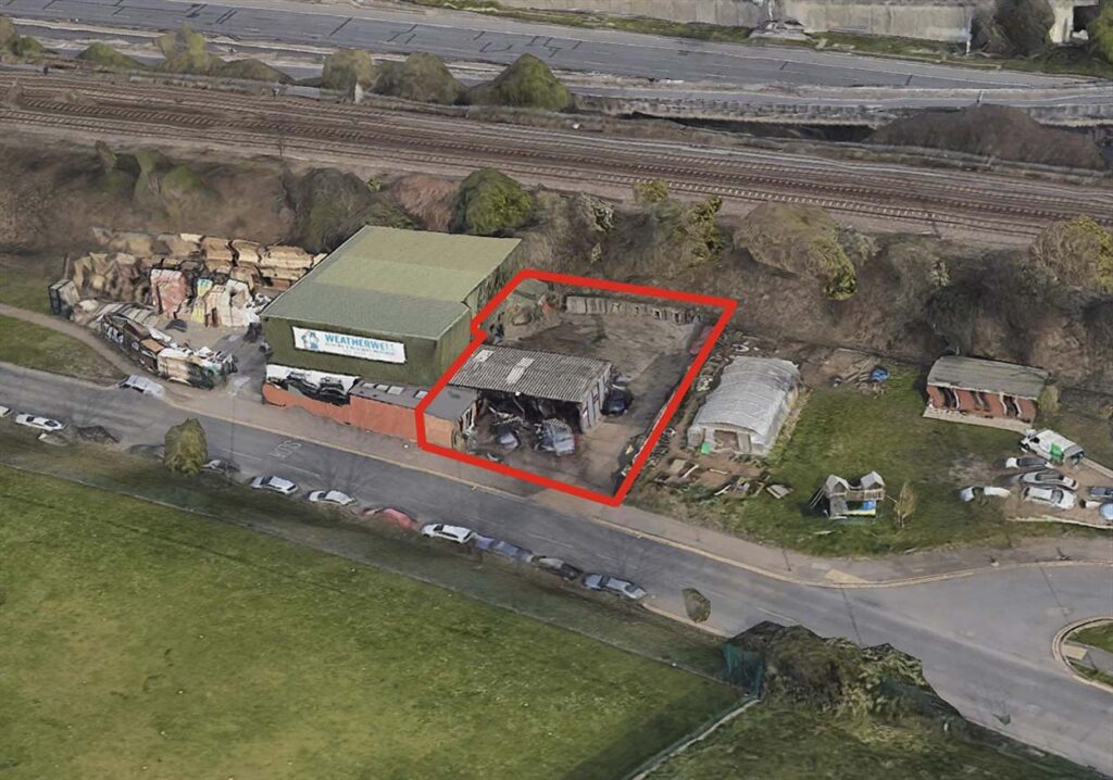 Freehold yard with development potential in Colindale