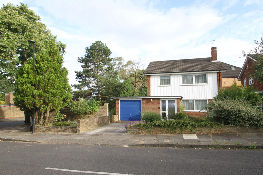 Freehold 0.13 acre development site in Enfield